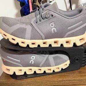 On Running Gray Sneakers with Tan Accents